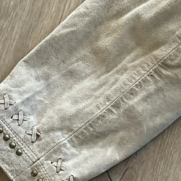 Double D Ranch Taupe Suede Jacket Whipstitch Studs - Picture 8 of 16